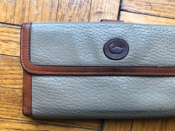 Dooney and bourke taupe wallet best sale