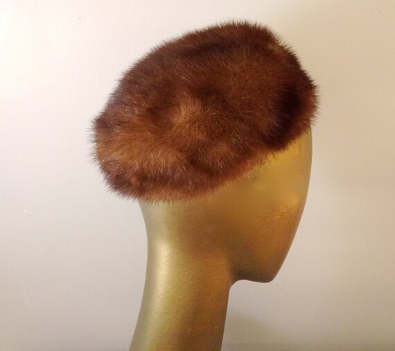 Mink skull cap hat 50s Elizabeth Adoria