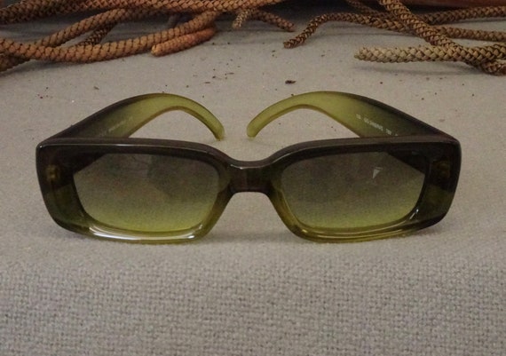 Gucci sunglasses green unisex