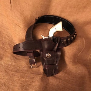 Southpaw Holster & Belt