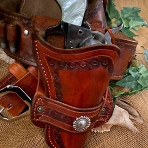 Two Toned Ruger Blackhawk Holster & Belt image 9