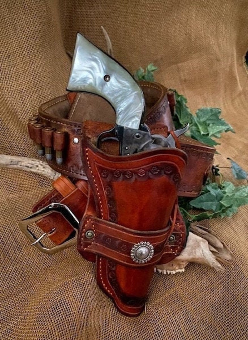 Two Toned Ruger Blackhawk Holster & Belt image 2