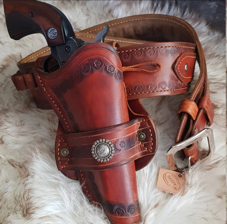 Two Toned Ruger Blackhawk Holster & Belt Brown