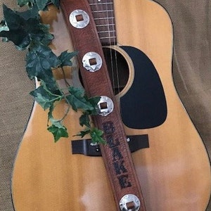 Correa de guitarra de cuero personalizada