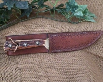 Funda de cuchillo de cuero hecha a mano