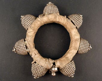 Old Rajasthan silver bracelet from India called naugari, ethnic bracelet, tribal bracelet, rajasthan old jewelry