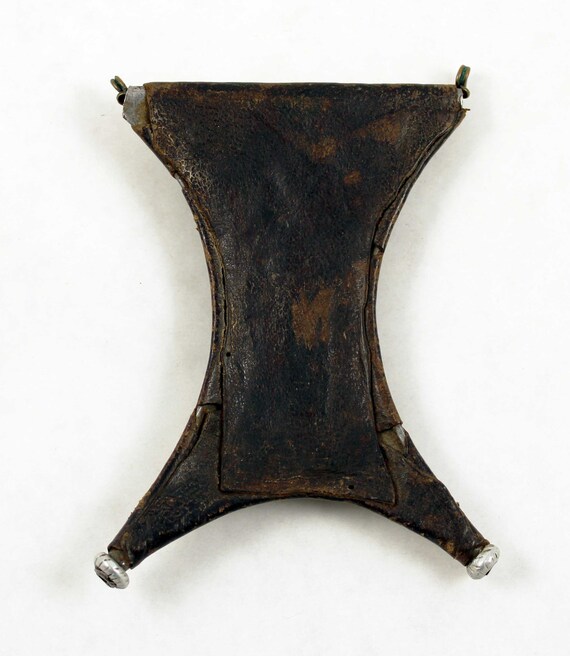 Old Tuareg leather and silver amulet pendant called shirawt, from South Morocco, Tuareg jewelry, Islamic amulet tribal pendant amulet View 3