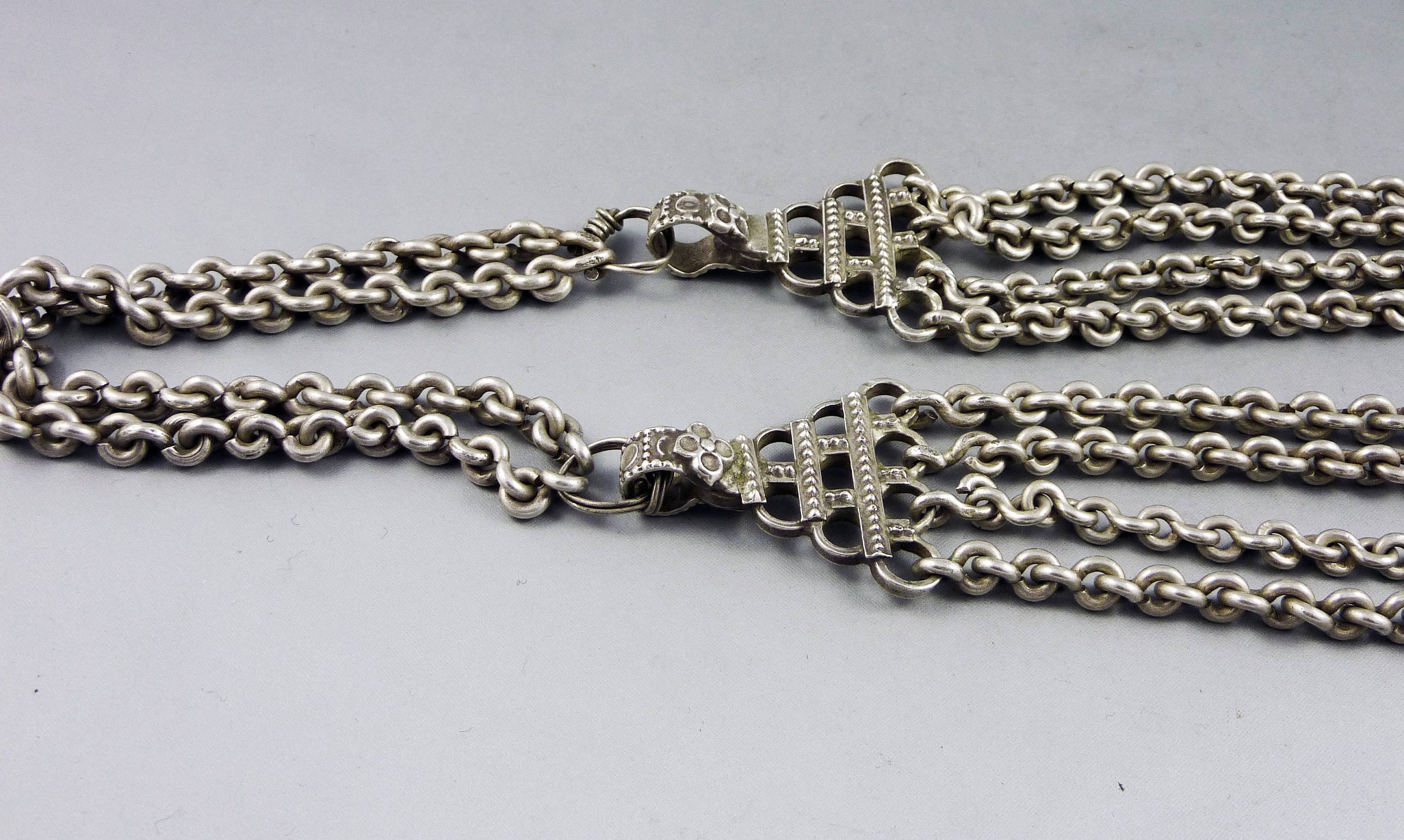 Old shop silver chain