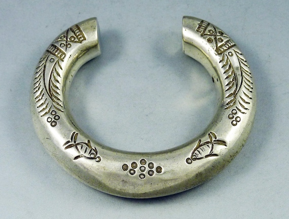 Heavy old silver tribal indian bracelet from Indi… - image 7