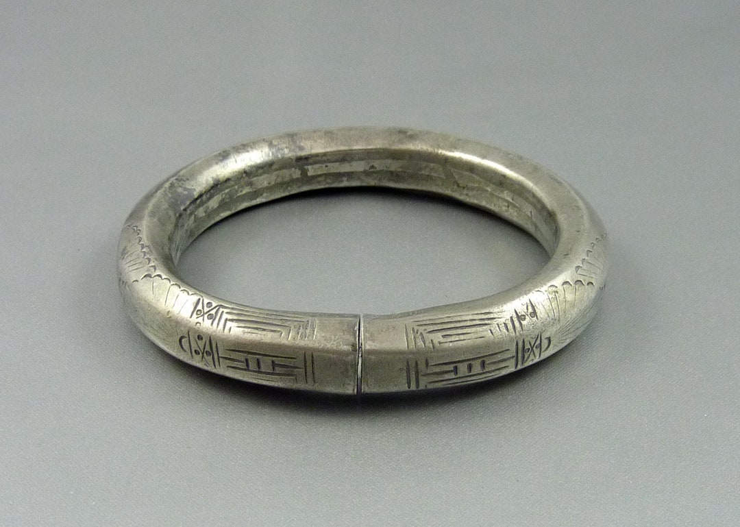 Antique Chinese Silver Bracelet, SE Asia Jewelry, Chinese Antiques