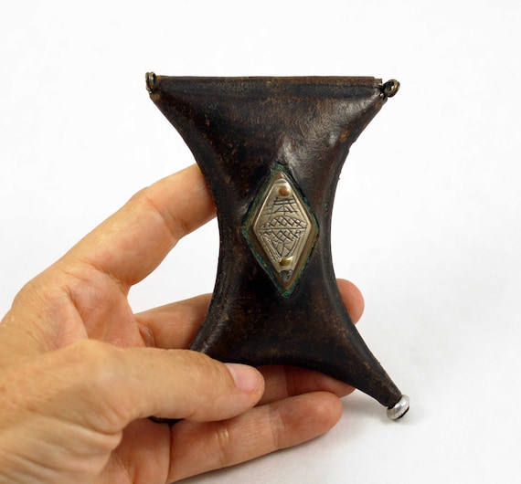 Old Tuareg leather and silver amulet pendant called shirawt, from South Morocco, Tuareg jewelry, Islamic amulet tribal pendant amulet