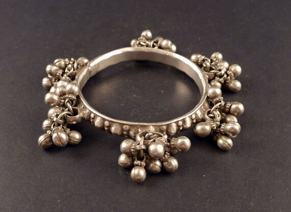 Silver Rajasthani bangle from India, indian jewelry, ethnic bangle, tribal bracelet, rajasthan jewelry, ethnic and tribal