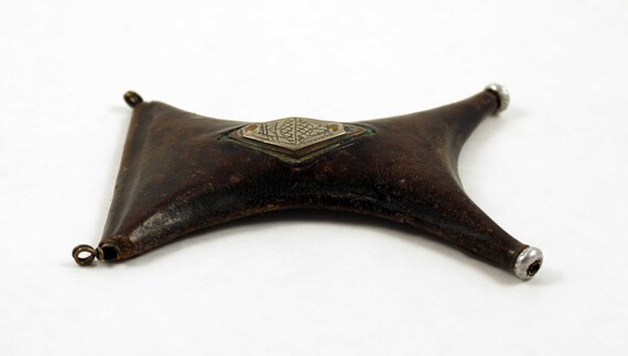 Old Tuareg leather and silver amulet pendant called shirawt, from South Morocco, Tuareg jewelry, Islamic amulet tribal pendant amulet View 5