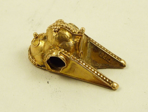 Antique South Indian 22 kt gold marriage tali, ind