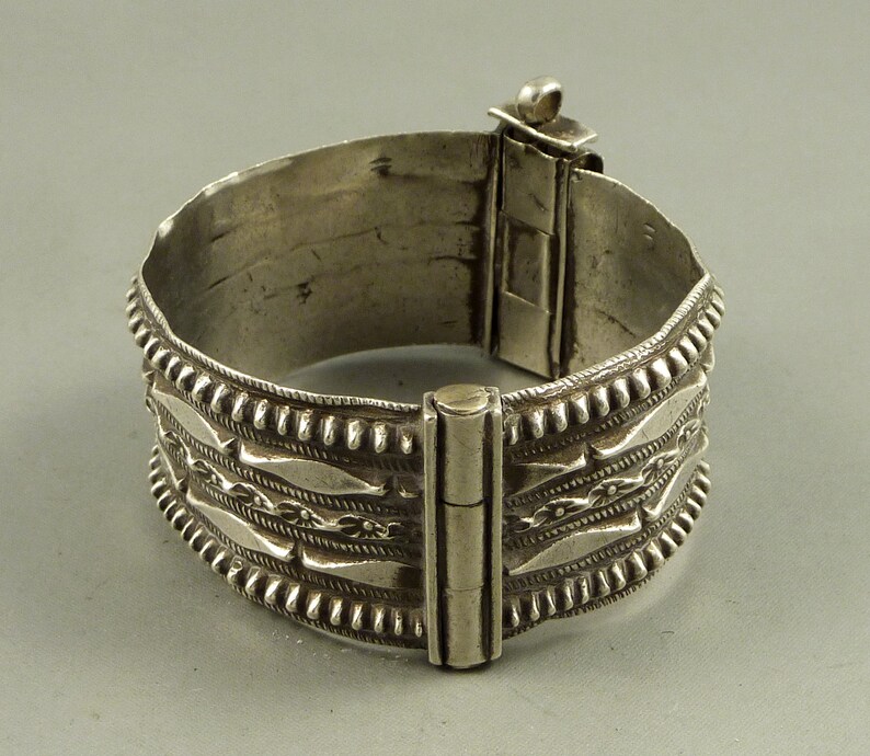 Old silver Indian bracelet from Himachal Pradesh called Etsy