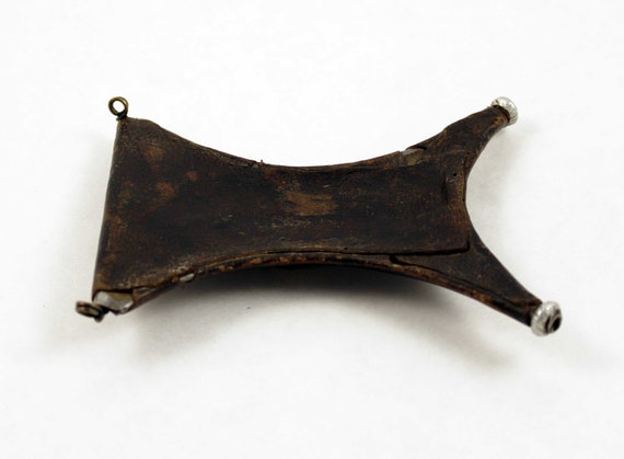 Old Tuareg leather and silver amulet pendant called shirawt, from South Morocco, Tuareg jewelry, Islamic amulet tribal pendant amulet View 4