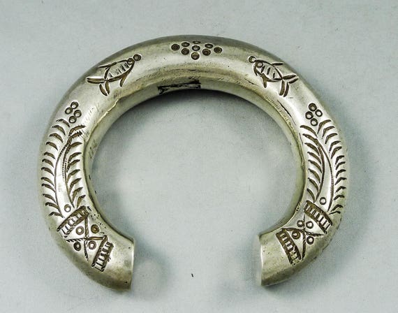 Heavy old silver tribal indian bracelet from Indi… - image 8