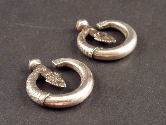 NICE CLASSIC GENUINE THAI HILL TRIBE SILVER EARRINGS SIZE 25 x 58 MM.{KAREAN EARRING BOX 1 } Free Shipping.WEIGHT 10.30 G 
