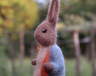 Needle felted Peter Rabbit, artist rabbit bunny, beatrix potter art, free shipping, miniature peter rabbit made of wool, organic Easter gift