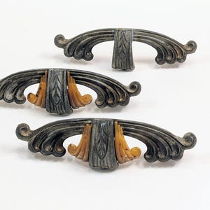Vintage Art Deco Waterfall Pulls (4 1/4" Centers) – Set of 3