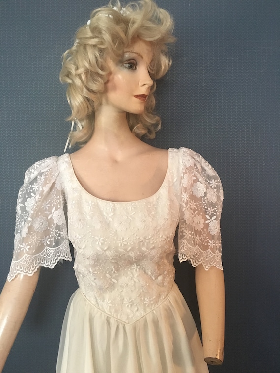 Wedding Bridal gown 1970's "Lacey Daisy"
