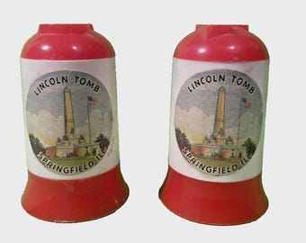Vintage Plastic Salt & Pepper Shakers Lincoln TombSpringfield, ILL - 1970's