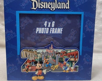 Vintage Walt Disney Parks and Resorts Disneyland 2002 Photo Frame - 4 in x 6 in