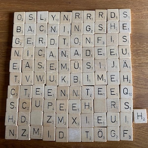 101 fichas de Scrabble de madera para artesanos: no es un conjunto completo para un juego de Scrabble
