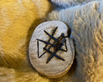 Driftwood Perseverance everlastingness amulet | Aegishjalmr | viking | norse mythology | everlasting | rune | bind rune | witchcraft | wicca