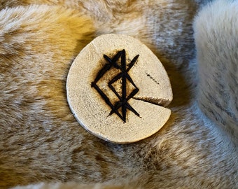 Woman for man love amulet | Aegishjalmr | viking | norse mythology | everlasting | rune | bind rune | witchcraft | wicca | driftwood