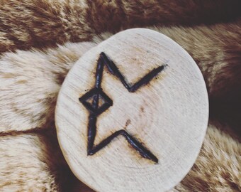 Success in Risk Taking amulet | Aegishjalmr | viking | norse mythology | everlasting | rune | bind rune | witchcraft | wicca | driftwood |