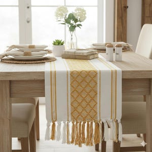 Camino de mesa tejido de algodón con borlas, color amarillo mostaza y crema, lavable, para consola de mesa, para decoración de otoño.