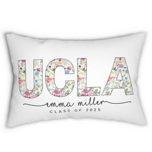 Almohada de regalo de graduación con nombre de universidad personalizado, almohada personalizada con nombre de universidad, regalo de graduación para la escuela secundaria, decoración del dormitorio de graduados universitarios