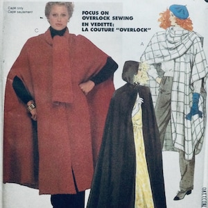 Könnte beinhalten: Ein Vintage-Schnittmuster mit drei verschiedenen Kapen-Designs. Das Schnittmuster trägt den Titel "Focus on Overlock Sewing en Vedette: La Couture "Overlock"".