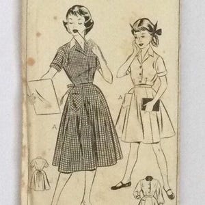 Vintage 1950s Style 695 Sewing Pattern for Girls&#39; 32 chest used