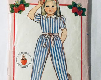 Butterick 4886 vintage 1982 Wykrój do szycia Kombinezon Truskawkowy Shortcake Fashions dla dziecka, krój 5-6-6X, kompletny do 6X