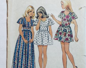 Simplicity 5538 Wykrój do szycia sukienki dziewczęcej z rocznika 1973, rozmiar biustu 28,5, używany