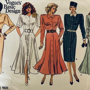 Puede incluir: Cinco patrones de vestidos diferentes de Vogue's Basic Design, patrón 1830. Los patrones son para un vestido de manga larga, un vestido de manga corta, un vestido de manga larga con un bolsillo, un vestido de manga corta con un cuello y un vestido de manga larga con un cinturón.