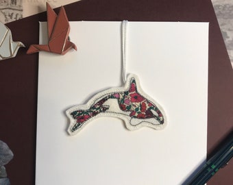 Card with removable decoration