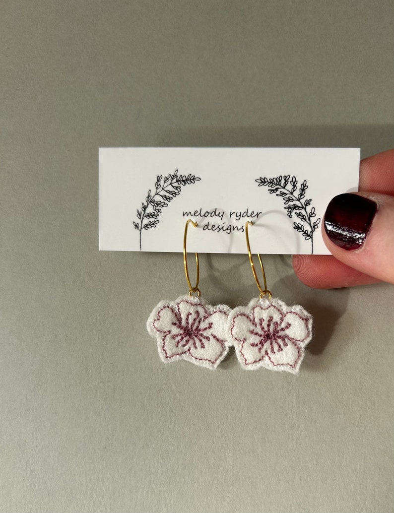 Earrings Blackberry flower embroidered image 3