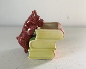 Vintage 1930s pottery plater scottie dog climbing books / dog lover gift collectible