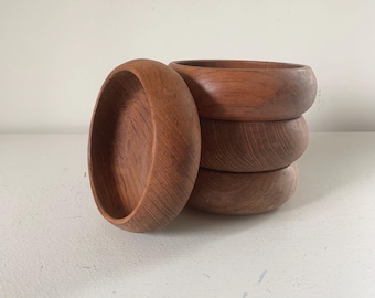 Vintage Teak Wooden Salad Bowl Set of 4 / Wood bowls / Boho 1970s kitchen decor / Wooden dishware