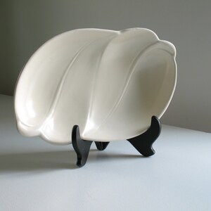 Vintage ceramic Haeger leaf bowl / White Pottery / mid century white home decor