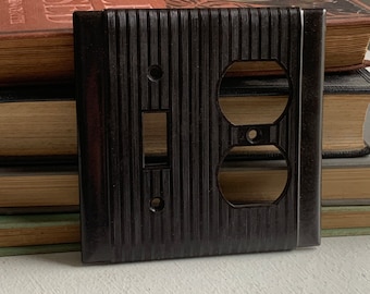 Vintage Bakelit Schalter Platte Steckdose Kombinationsplatten / braun Art Deco / 2-fach Lichtschalter fein geriffelte alte Hausteile