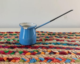 Vintage Blue Enamelware Butter Warmer Pot with Long Handle Ladle – Retro Cookware