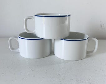 Vintage American Airlines First Class ceramic mug 73-MU-2