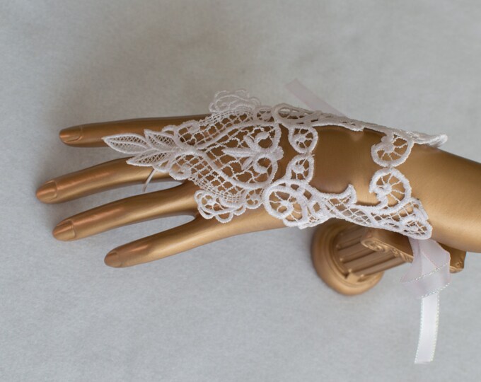 Lace Gloves Lace Wedding Gloves Vintage Lace Wedding Cuffs Embroidered
