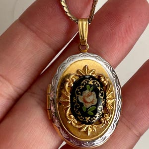 Gold locket-vintage locket-photo memorial jewelry keepsake-gift for her-gold woman chain necklace