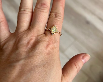 OPAL RING, woman ring size 6, gold band ring, mother day gift, October birthstone, opal jewelry, statement ring, vintage opal band