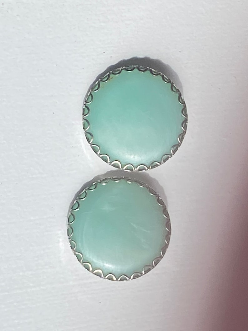 Vintage 1970 earrings-clip ons-no stamp